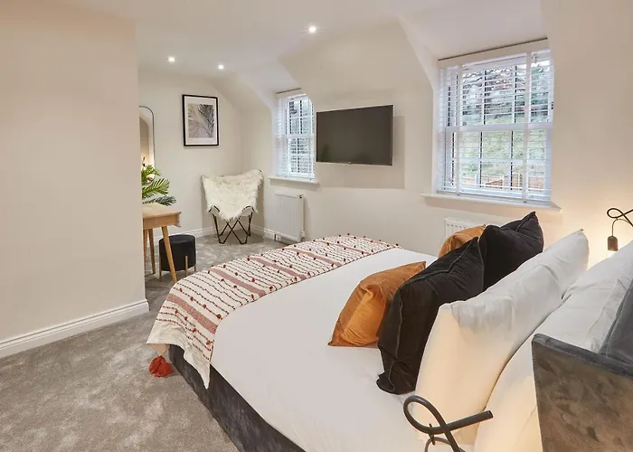 Host & Stay - Uggleby House