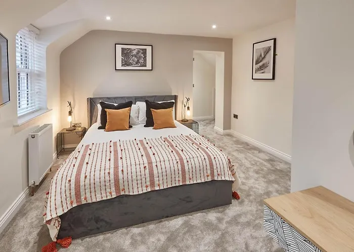 Host & Stay - Uggleby House