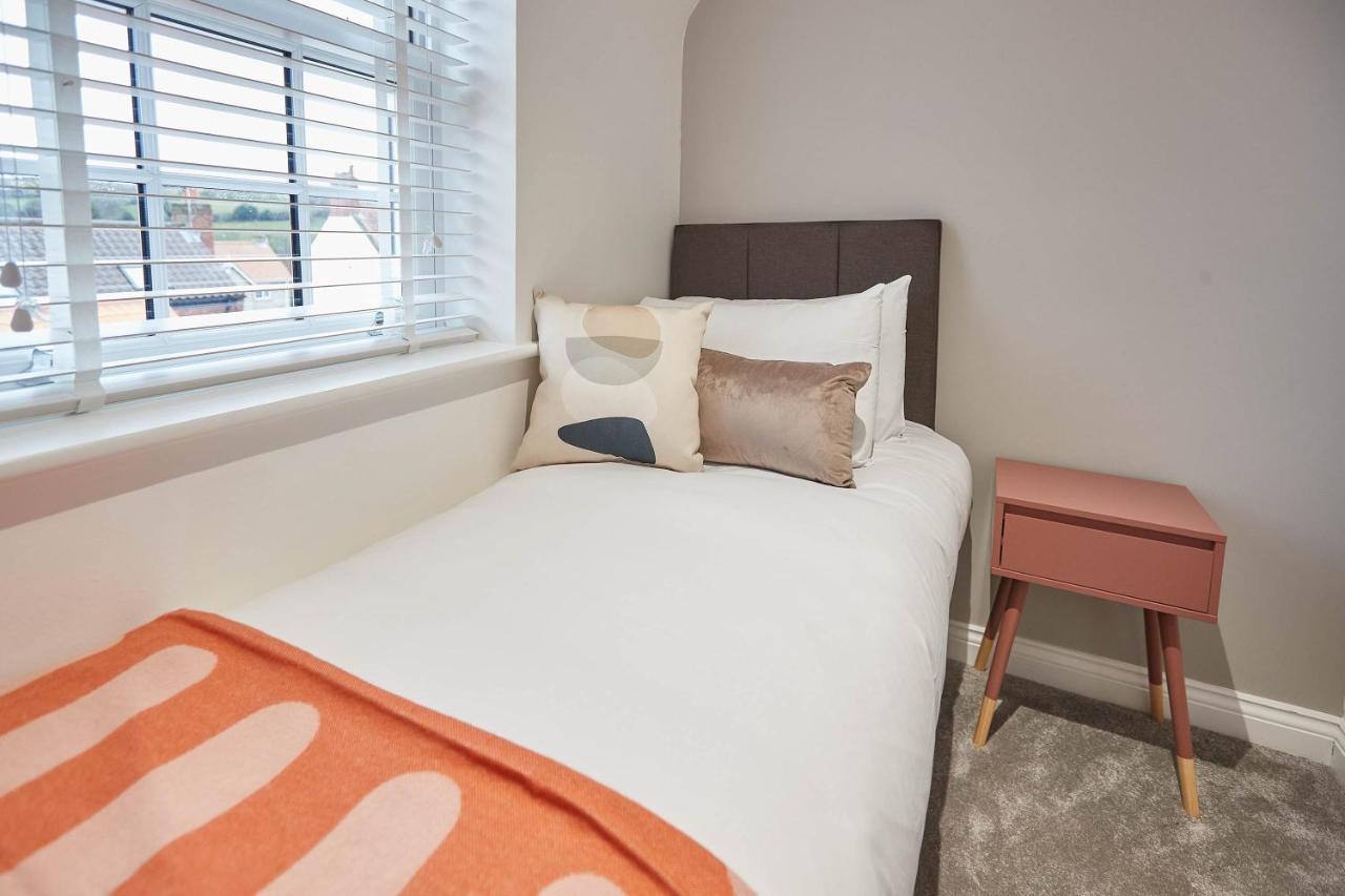 Host & - Uggleby House Holiday home *